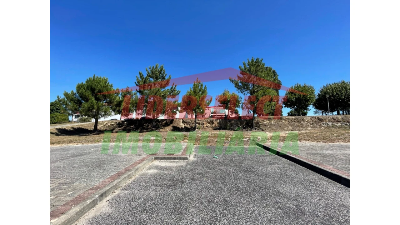 Terreno P/ Prédio para Venda em Ramalhal Foto 1