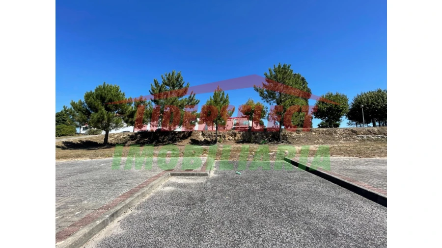 Terreno P/ Prédio para Venda em Ramalhal Foto 1