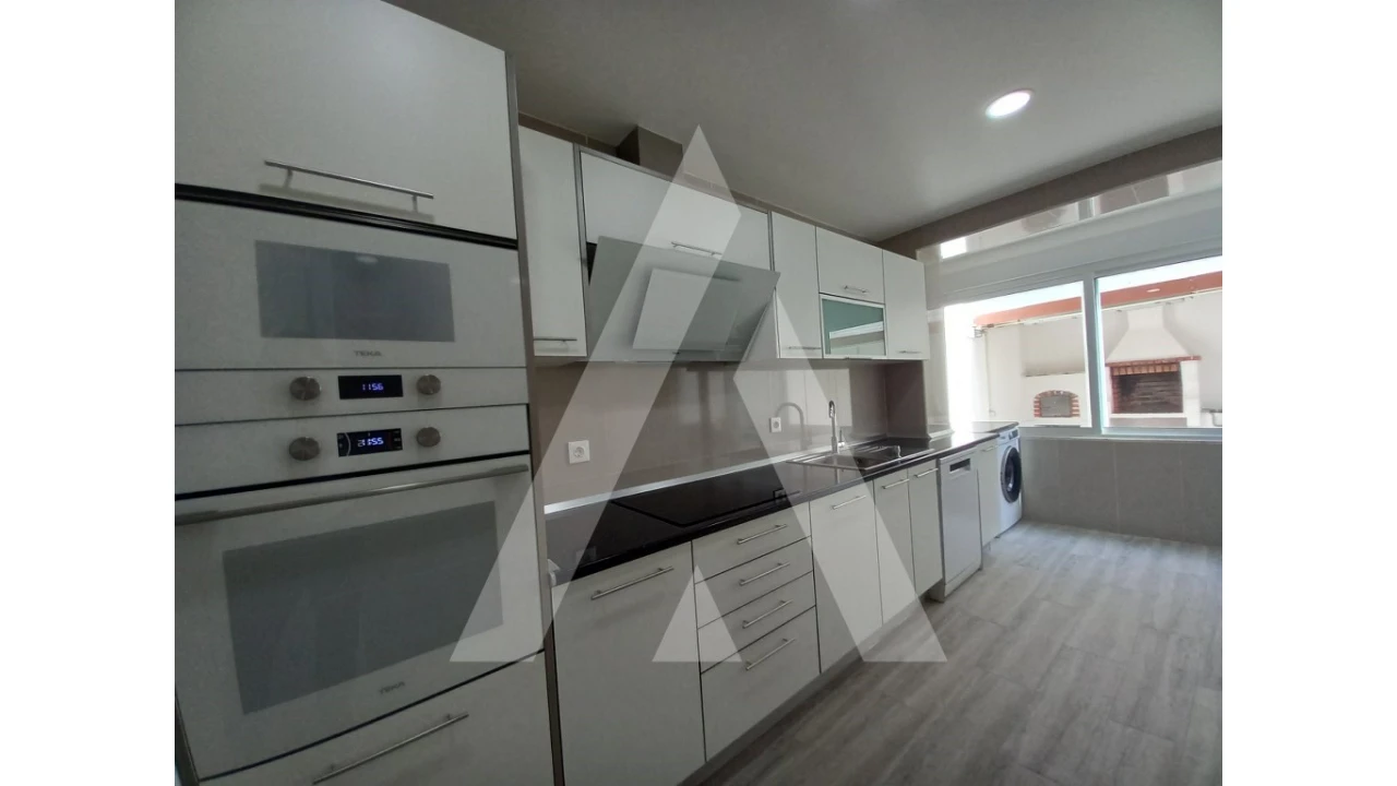 Apartamento T2 para Venda em Ericeira Foto 4