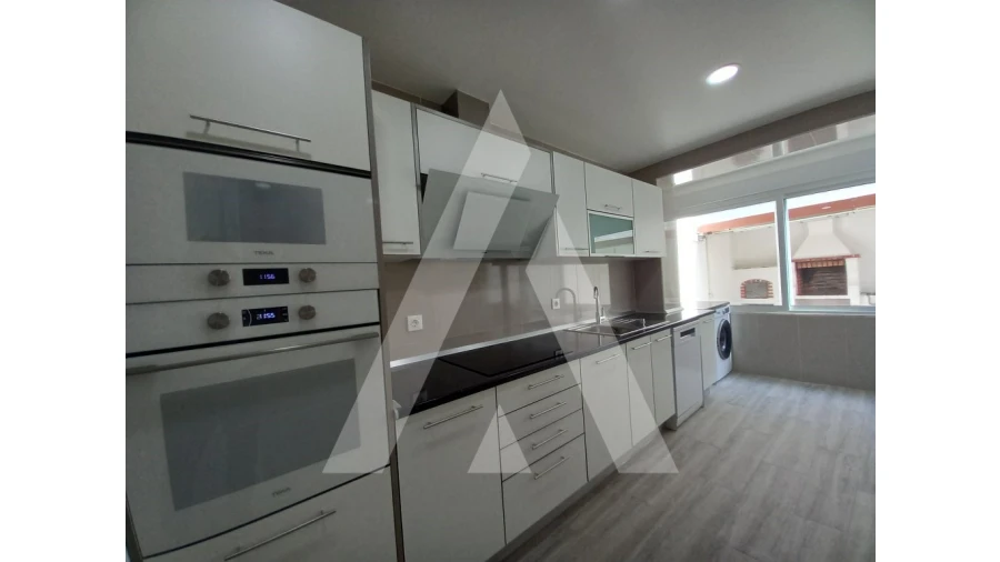 Apartamento T2 para Venda em Ericeira Foto 4
