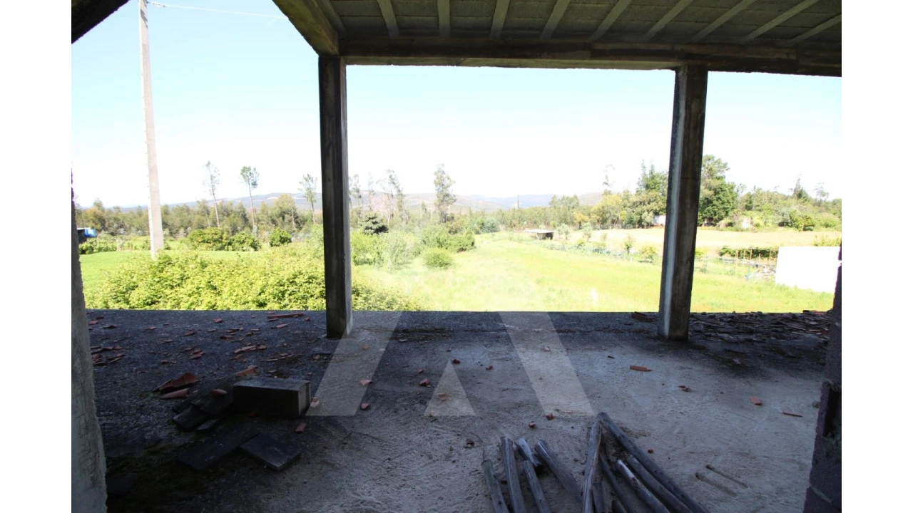 Moradia T3 para Venda em Préstimo e Macieira de Alcoba Foto 4