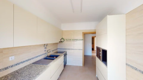 Apartamento T2 para Venda em Lagos (São Sebastião e Santa Maria)