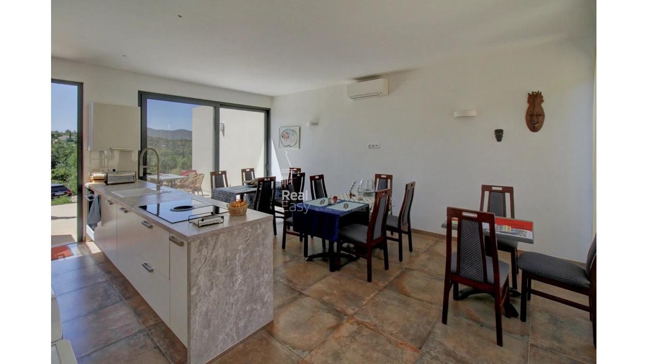 Moradia T9 para Venda em Olhão Foto 20