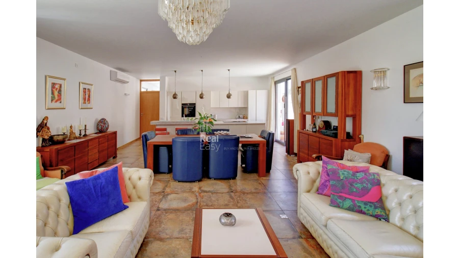 Moradia T9 para Venda em Olhão Foto 8