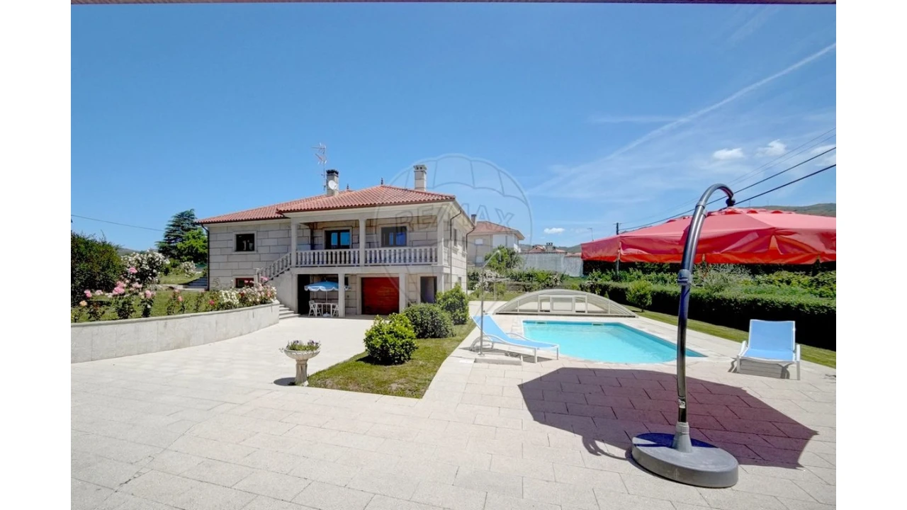 Moradia T4 para Venda em Lama de Arcos Foto 1