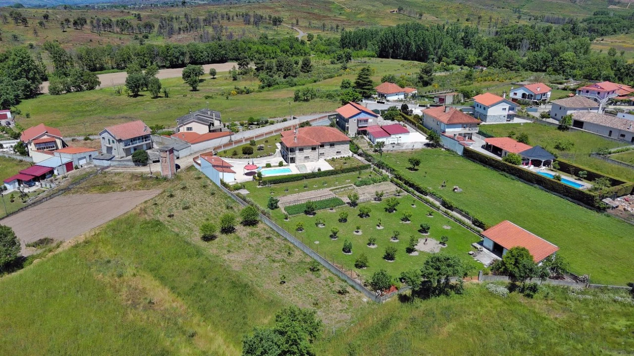 Moradia T4 para Venda em Lama de Arcos Foto 49