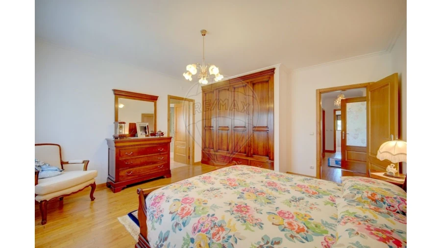 Moradia T4 para Venda em Lama de Arcos Foto 10