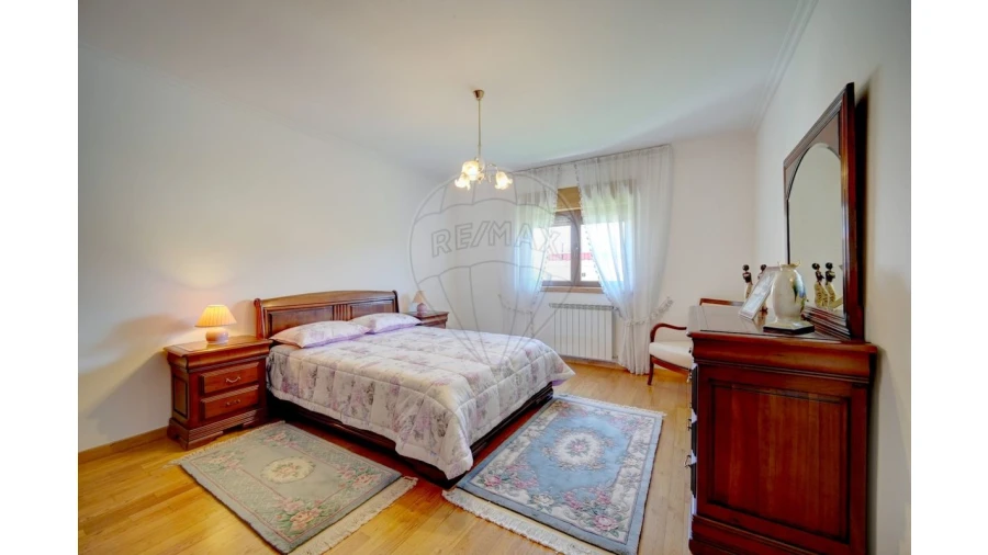 Moradia T4 para Venda em Lama de Arcos Foto 14