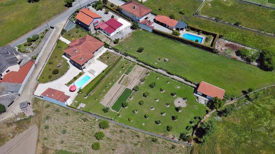 Moradia T4 para Venda em Lama de Arcos Foto 47