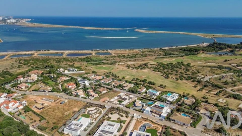 Moradia T5 para Venda em Odiaxere