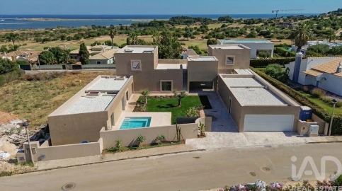 Moradia T5 para Venda em Odiaxere