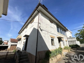 Moradia T8 para Venda em Vila Cortes da Serra