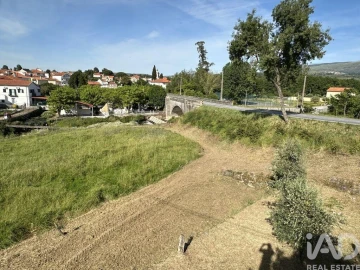 Moradia T8 para Venda em Vila Cortes da Serra