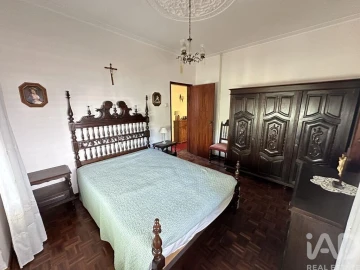 Moradia T8 para Venda em Vila Cortes da Serra