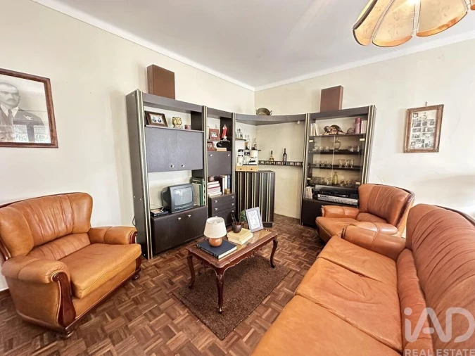 Moradia T8 para Venda em Vila Cortes da Serra Foto 2