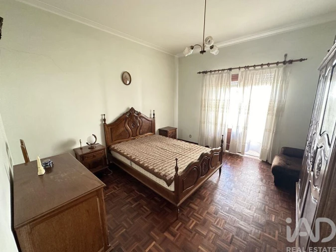 Moradia T8 para Venda em Vila Cortes da Serra Foto 13