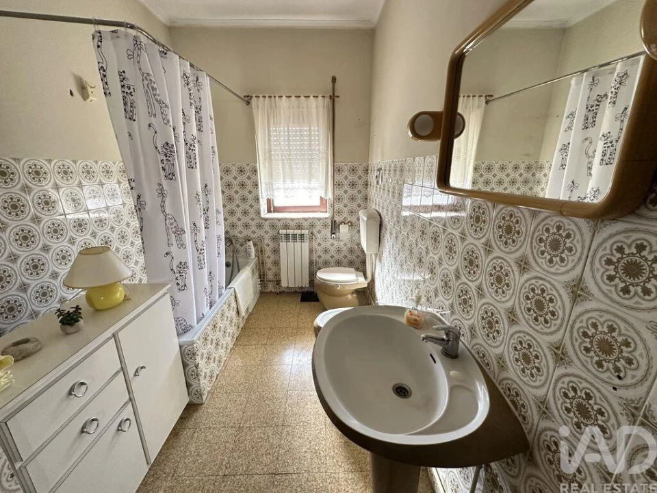 Moradia T8 para Venda em Vila Cortes da Serra Foto 12