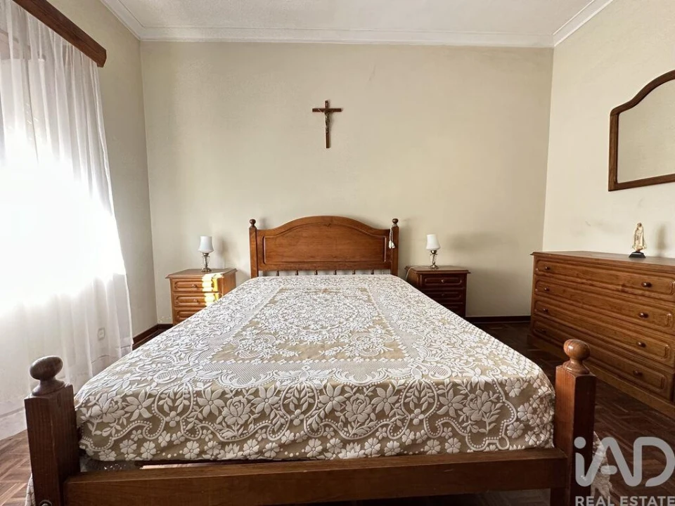 Moradia T8 para Venda em Vila Cortes da Serra Foto 10