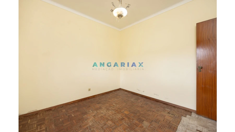 Moradia T3 para Venda em Serro Ventoso Foto 6