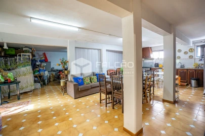 Moradia T7 para Venda em Marvila, Ribeira Santarém, São Salvador, São Nicolau