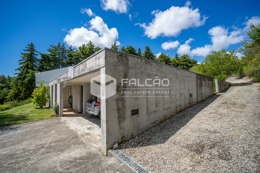 Moradia T4 para Venda em Moçarria Foto 18