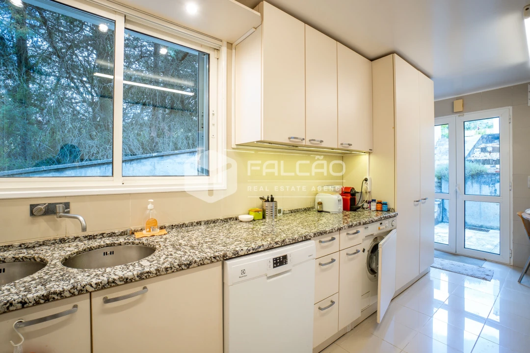 Moradia T4 para Venda em Moçarria Foto 77