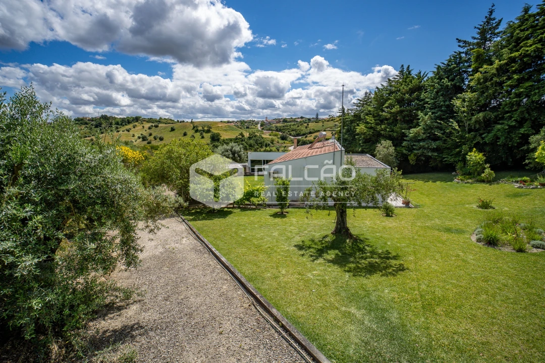 Moradia T4 para Venda em Moçarria Foto 31