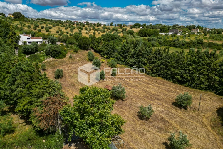 Moradia T4 para Venda em Moçarria Foto 5