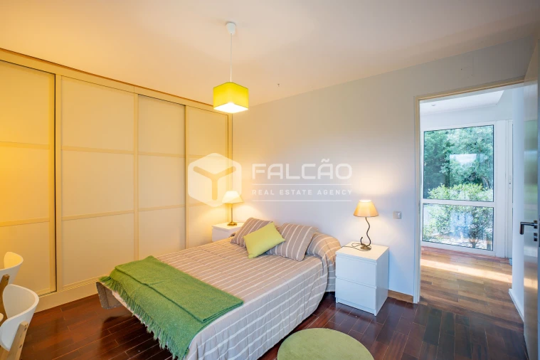 Moradia T4 para Venda em Moçarria Foto 59