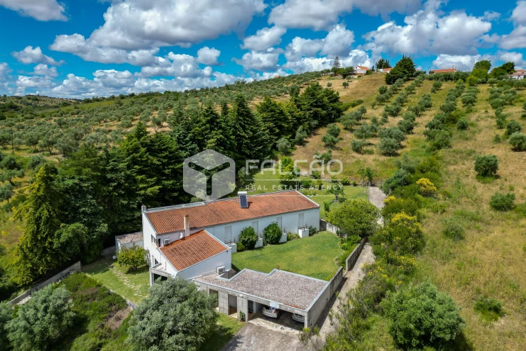 Moradia T4 para Venda em Moçarria Foto 3