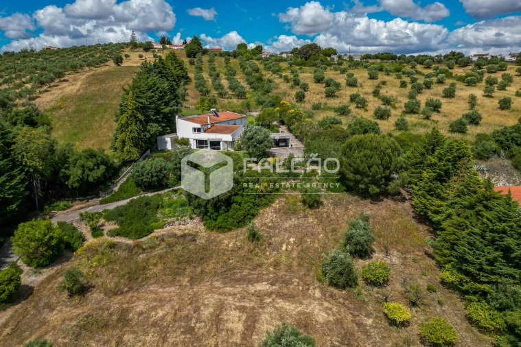 Moradia T4 para Venda em Moçarria Foto 9