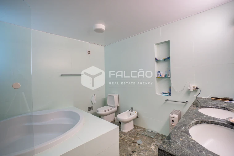 Moradia T4 para Venda em Moçarria Foto 70