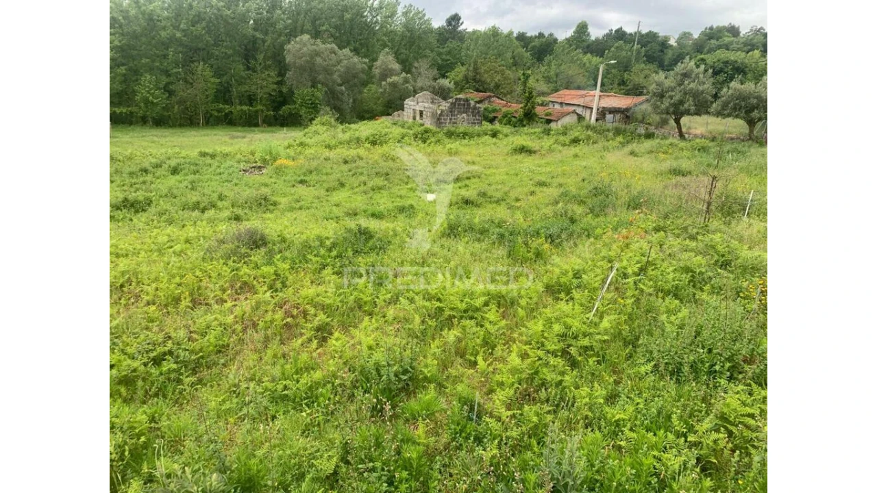 Terreno para Venda em Vinhos Foto 2