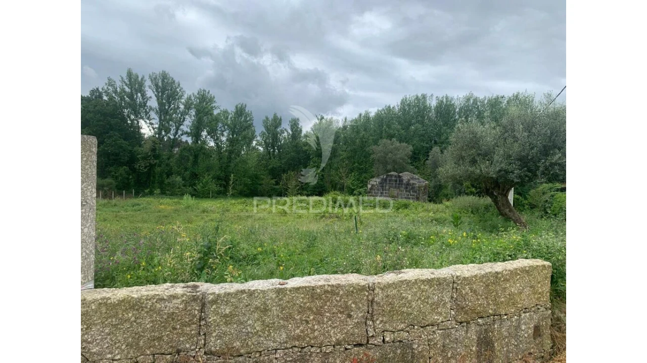 Terreno para Venda em Vinhos Foto 3