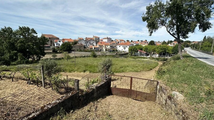 Terreno para Venda em Vila Cortes da Serra