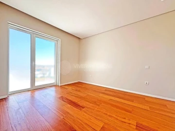 Apartamento T4 para Venda em Póvoa de Varzim, Beiriz e Argivai