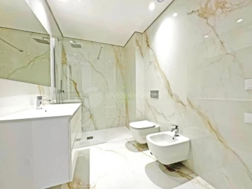 Apartamento T4 para Venda em Póvoa de Varzim, Beiriz e Argivai