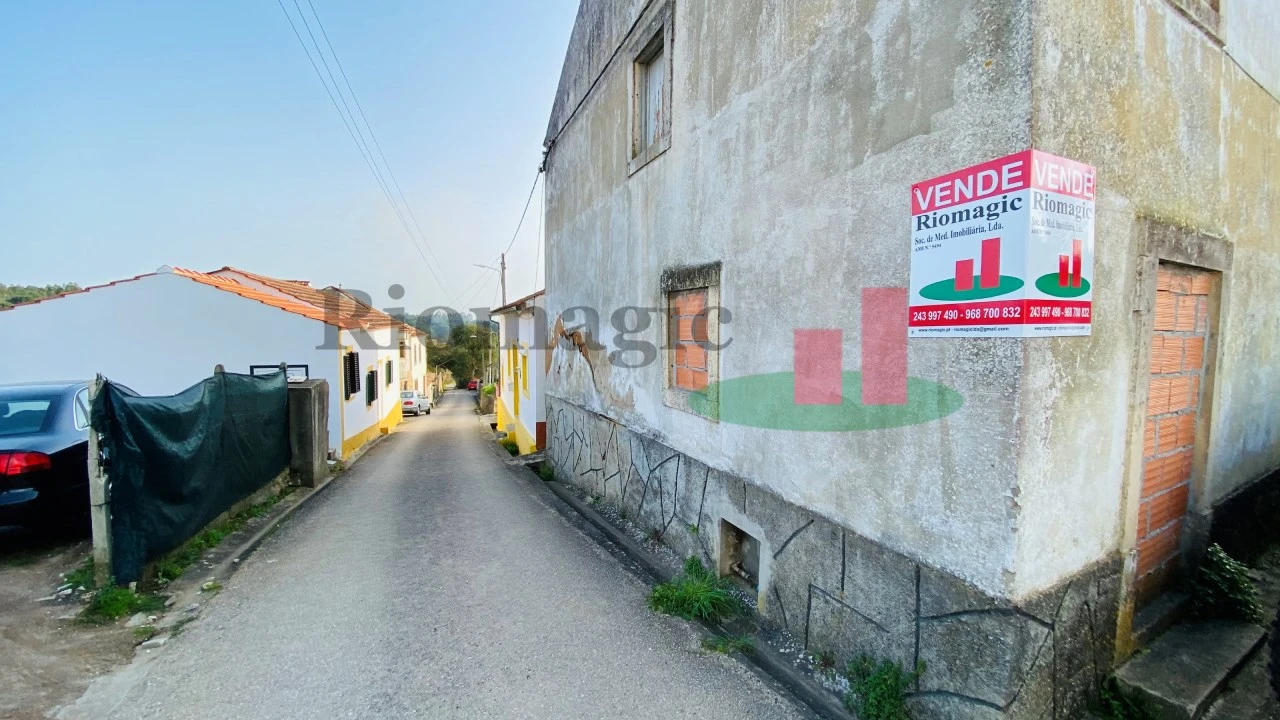 Moradia T3 para Venda em Casais e Alviobeira Foto 2