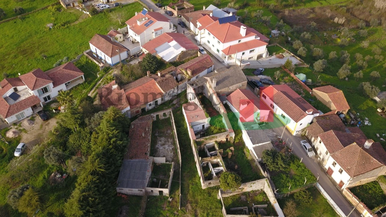 Moradia T3 para Venda em Casais e Alviobeira Foto 4