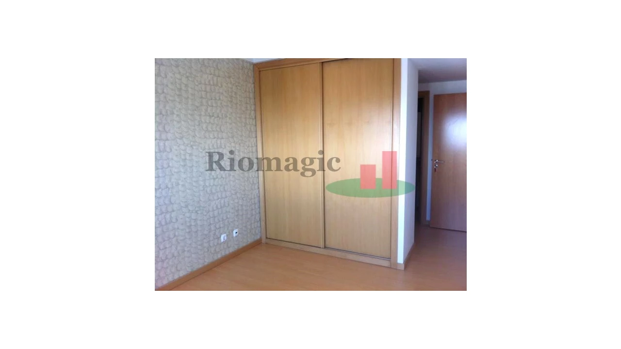 Apartamento T3 para Venda em Parque das Nações Foto 5