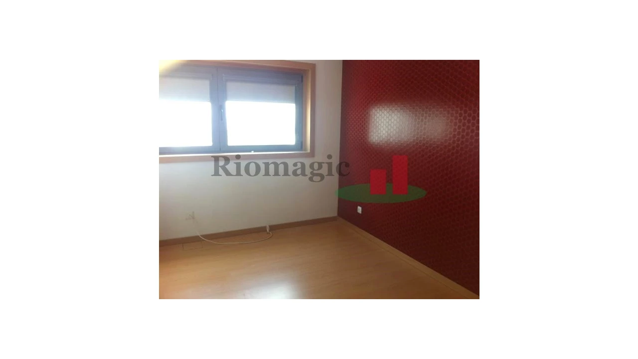Apartamento T3 para Venda em Parque das Nações Foto 7