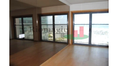 Apartamento T3 para Venda em Parque das Nações