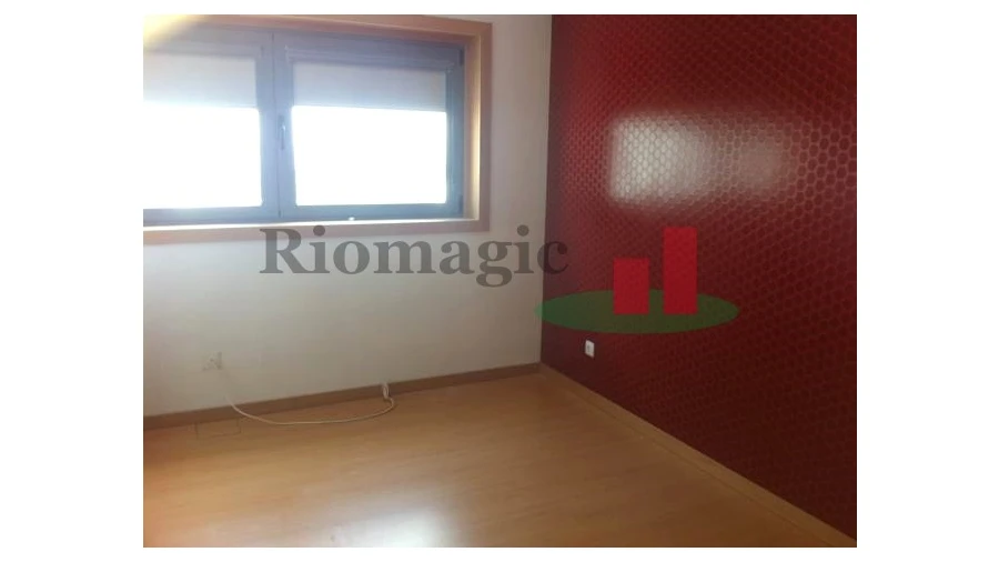 Apartamento T3 para Venda em Parque das Nações Foto 7