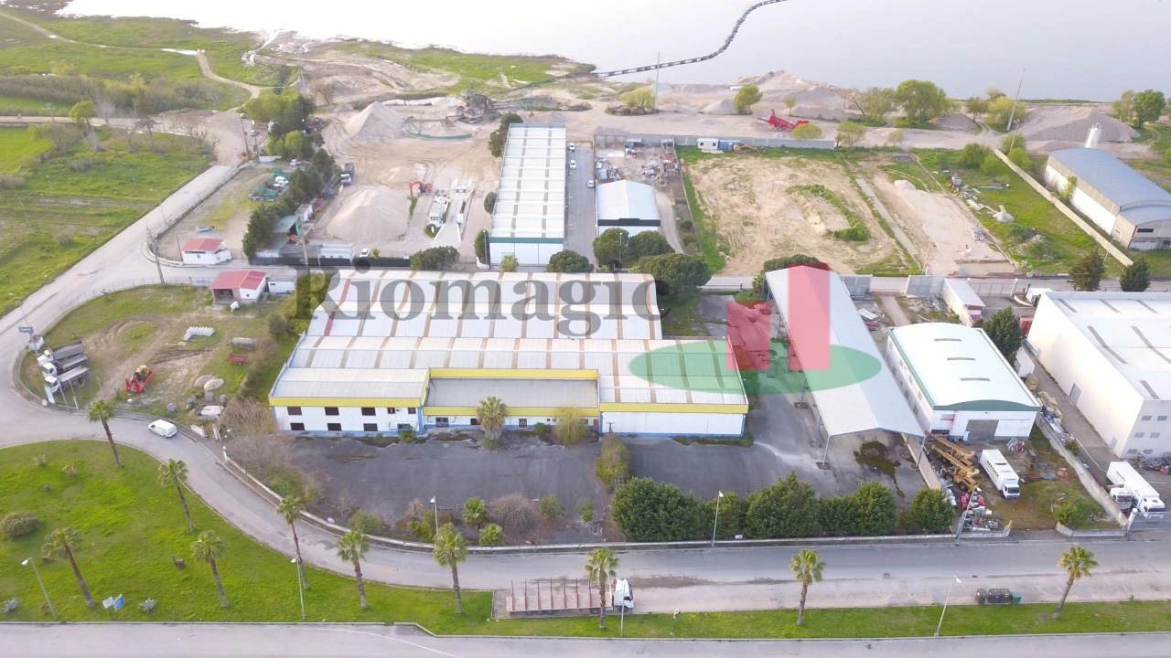 Armazém para Venda em Chamusca e Pinheiro Grande Foto 2