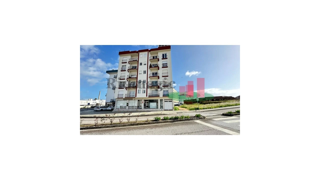 Loja para Arrendamento em Rio Maior Foto 2