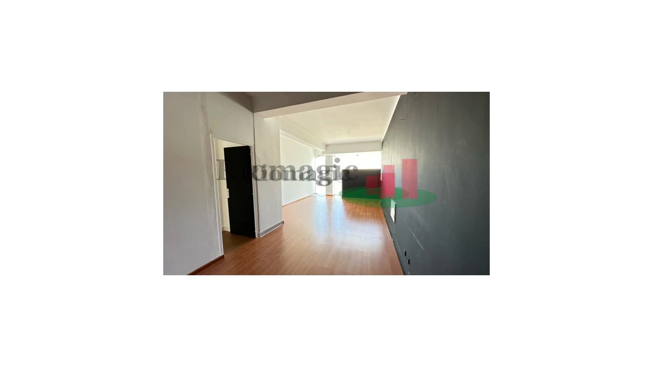 Loja para Arrendamento em Rio Maior Foto 6