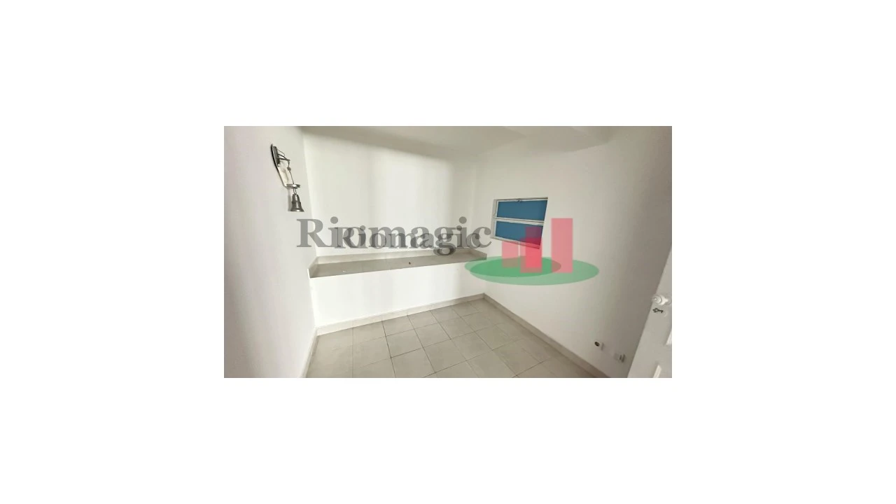 Loja para Arrendamento em Rio Maior Foto 13