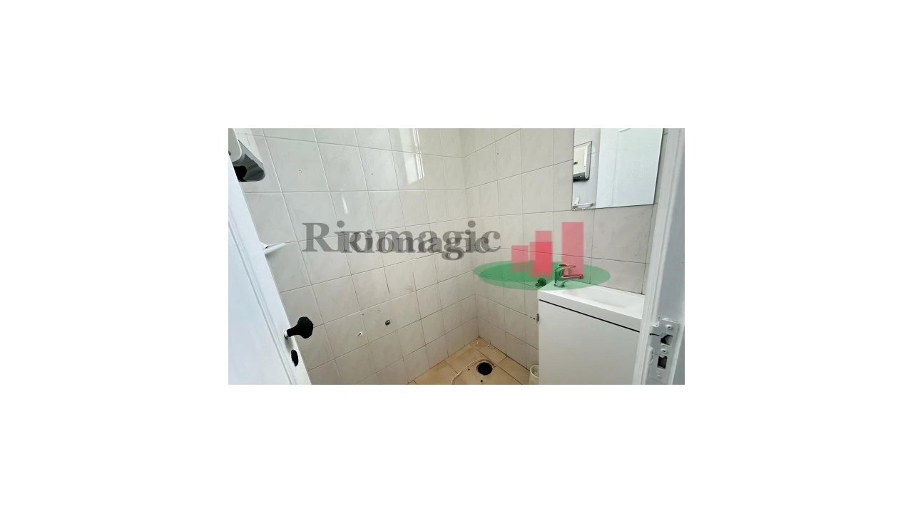 Loja para Arrendamento em Rio Maior Foto 15