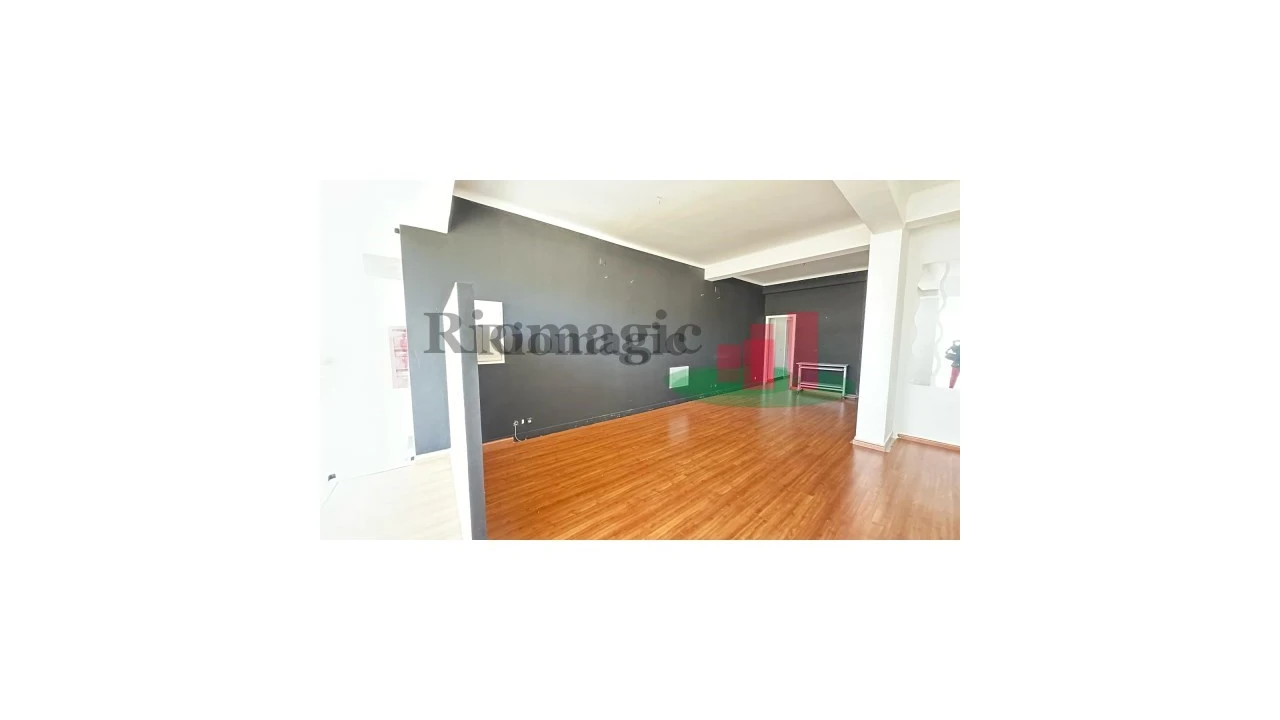 Loja para Arrendamento em Rio Maior Foto 17