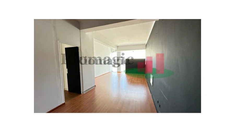 Loja para Arrendamento em Rio Maior Foto 5